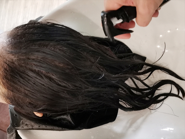 台北松山區Relax hair日系美髮沙龍髪質改善護髮工程4蓋起來頭髮內部的受損洞